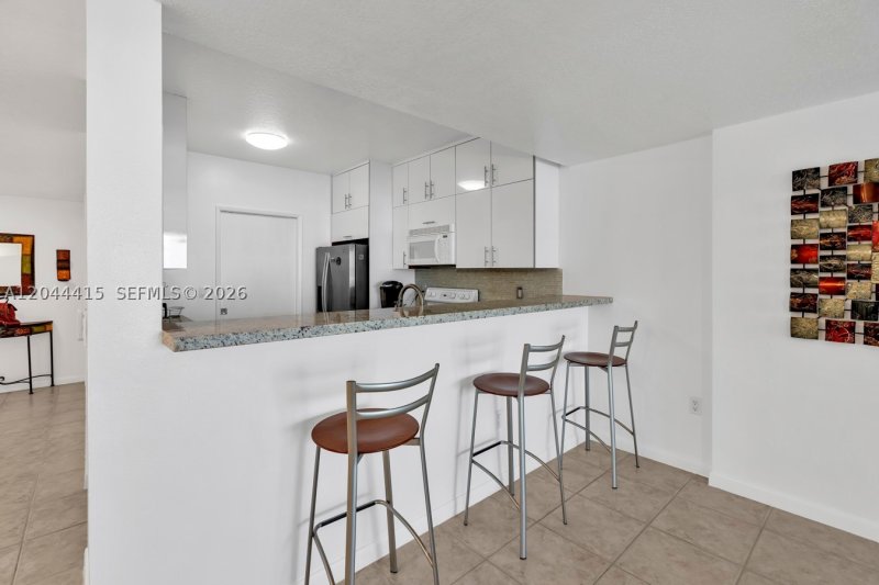 Condo for sale at Marina Bay Club 304