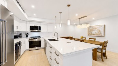 Comprar apartamento en Commodore Club East 213