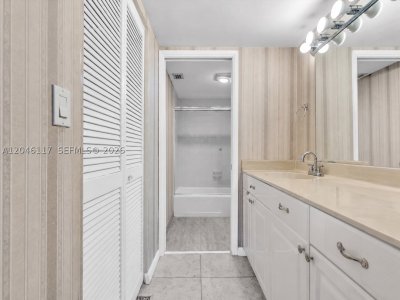 Comprar apartamento no Brickell Place B1203