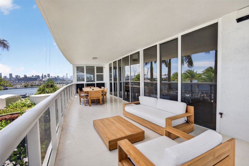 Apartment for rent at Murano Grande 706