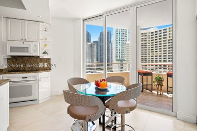 Comprar apartamento en Two Tequesta Point 1808