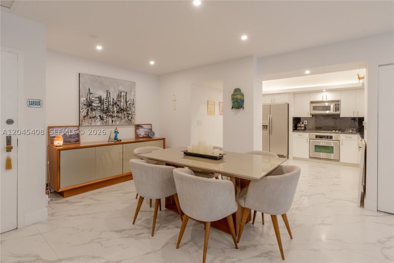 Condo for sale at Key Colony III Emerald Bay 122