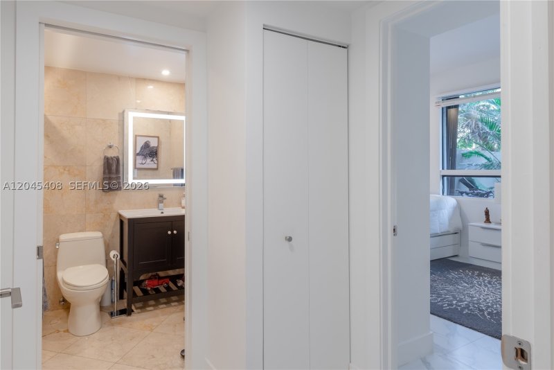 Condo for sale at Key Colony III Emerald Bay 122