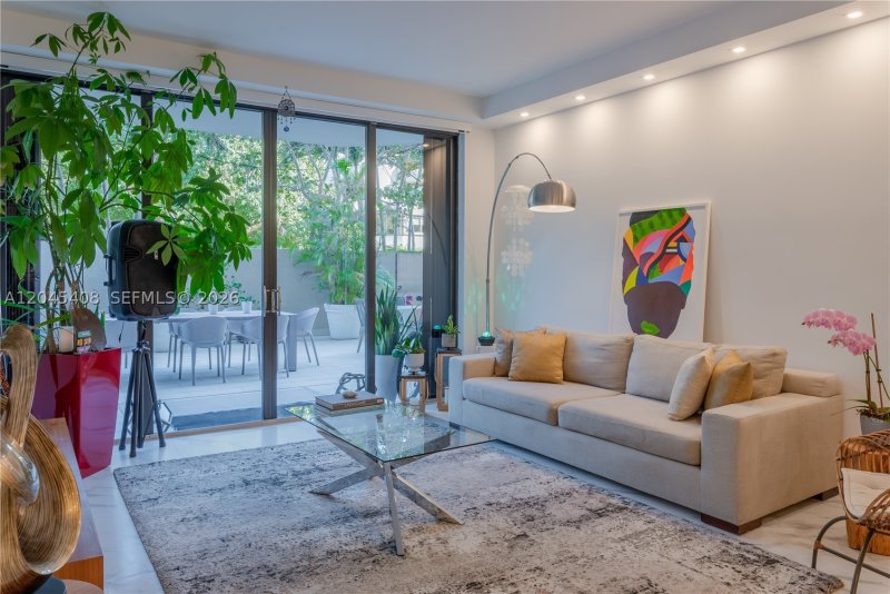 Condo for sale at Key Colony III Emerald Bay 122