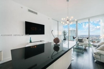 Comprar apartamento en Mint at Riverfront 5108