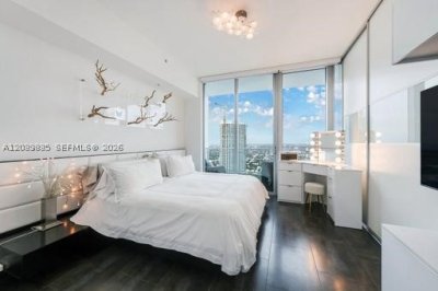 Comprar apartamento en Mint at Riverfront 5108