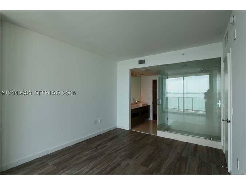 Apartment for rent at Icon Bay 2805