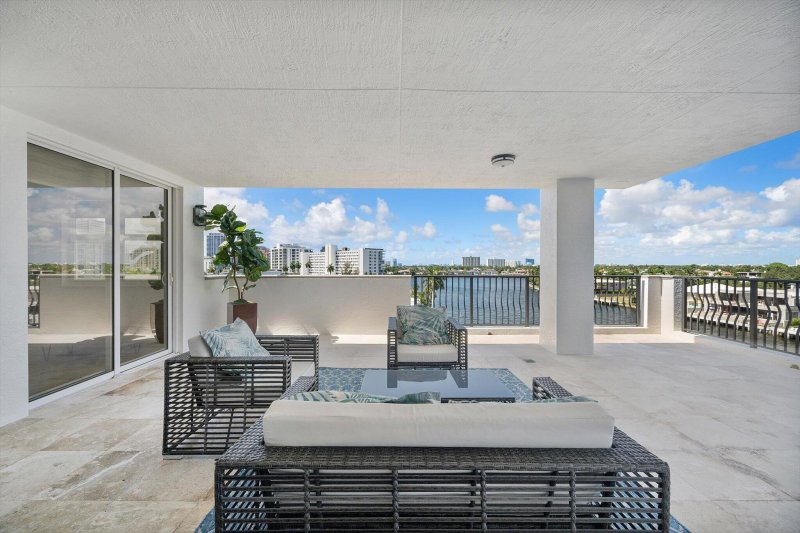 Condo for sale at La Cascade 603
