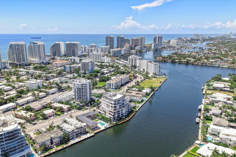 Condo for sale at La Cascade 603