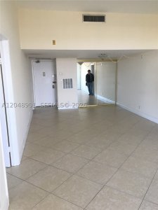 Aluguel de apartamento no Coronado I PH-32
