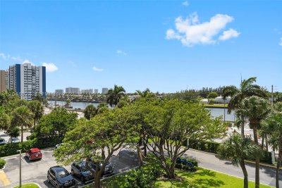 Comprar apartamento en The Summit 410S