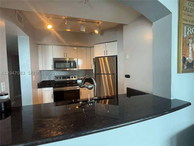 Comprar apartamento no The Waverly At Surfside 521