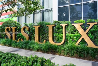 SLS Lux Brickell Apt #1702