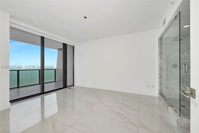 Comprar apartamento en One Paraiso 1806