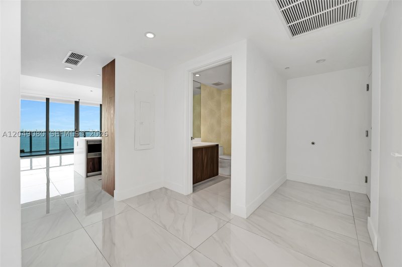 Comprar apartamento en One Paraiso 1806