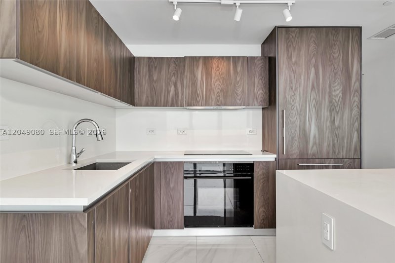 Comprar apartamento en One Paraiso 1806