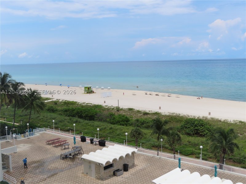 Apartment for rent at Arlen Beach 302