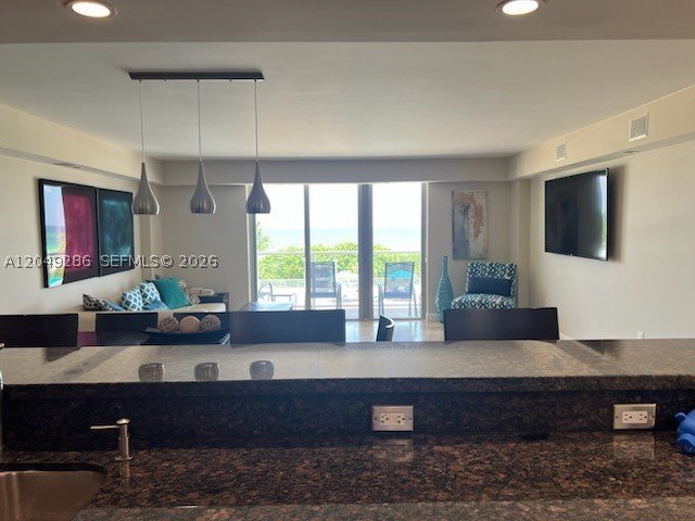 Apartment for rent at Arlen Beach 302