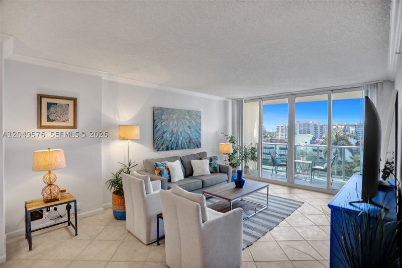 Apartment for rent at The Wave Condo 531 (availab