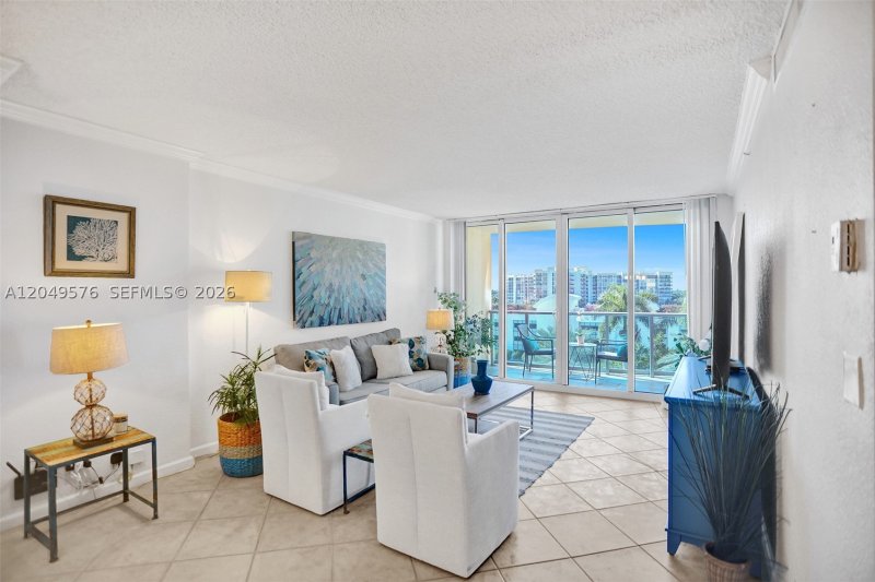 Apartment for rent at The Wave Condo 531 (availab