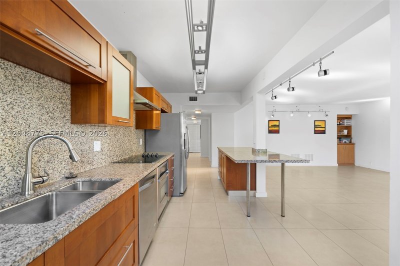 Condo for sale at Key Colony IV Botanica 301