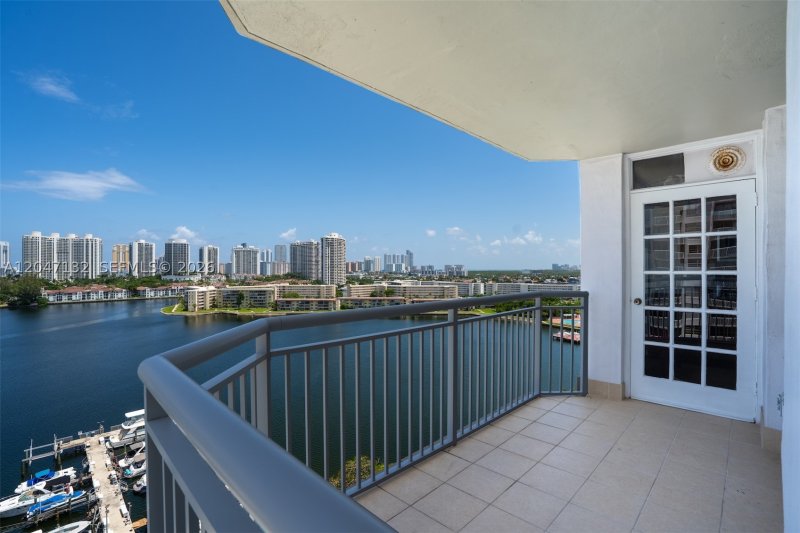 Condo for sale at Del Prado South Tower 1404