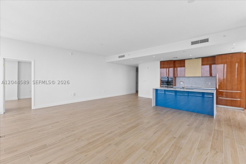 Alquiler de apartamento en MR. C Residences 1001