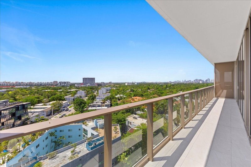 Alquiler de apartamento en MR. C Residences 1001