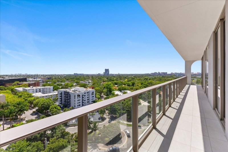 Alquiler de apartamento en MR. C Residences 1001