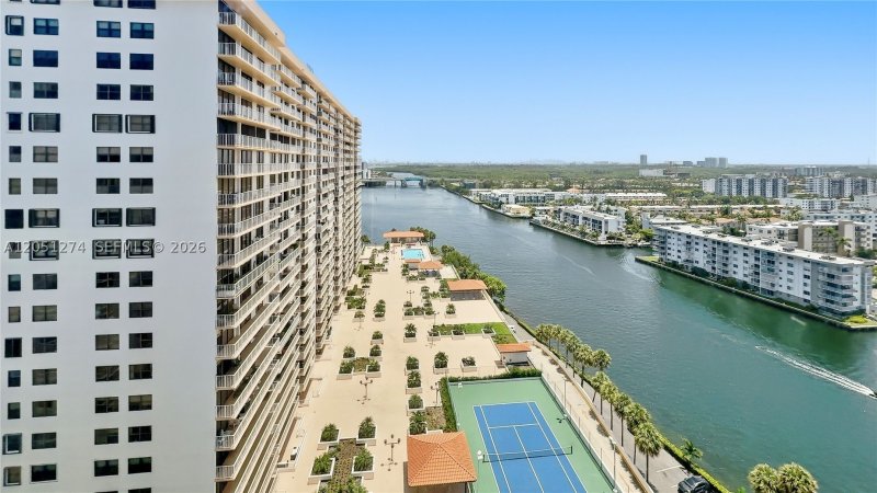 Condo for sale at Winston Towers 1907