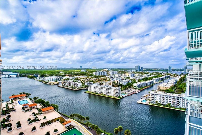 Condo for sale at Winston Towers 1907