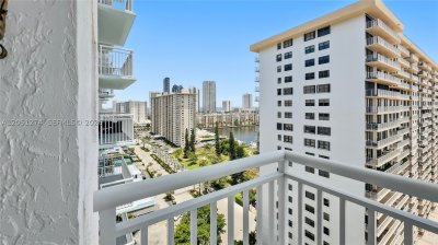 Comprar apartamento en Winston Towers 1907