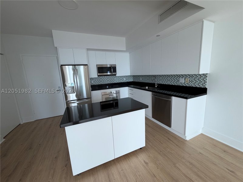 Comprar apartamento no Mint at Riverfront 5012