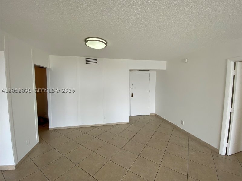 Apartment for rent at Hallmark of Hollywood 611