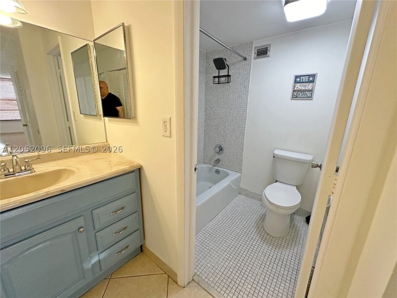Apartment for rent at Hallmark of Hollywood 611