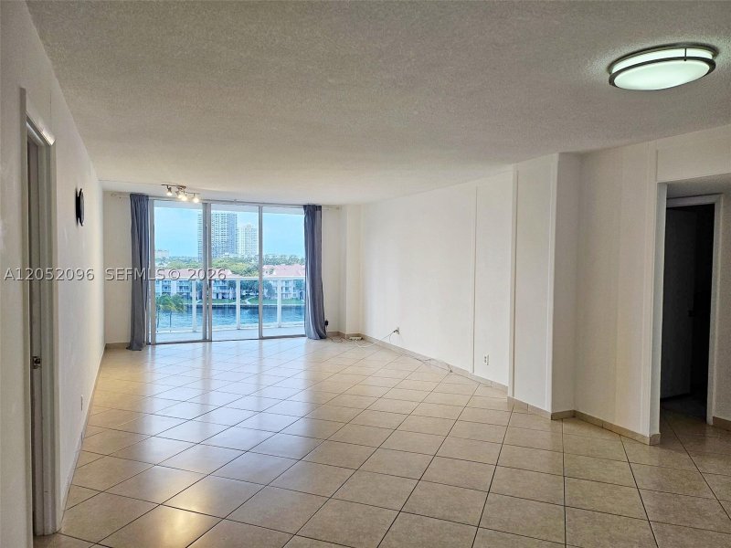 Apartment for rent at Hallmark of Hollywood 611