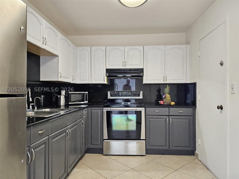 Apartment for rent at Hallmark of Hollywood 611