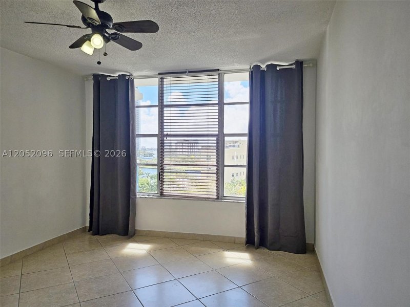 Apartment for rent at Hallmark of Hollywood 611