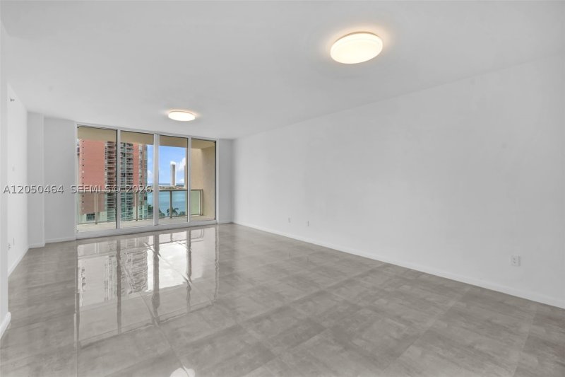 Comprar apartamento en Aventura Marina 1206