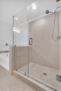 Comprar apartamento en Aventura Marina 1206