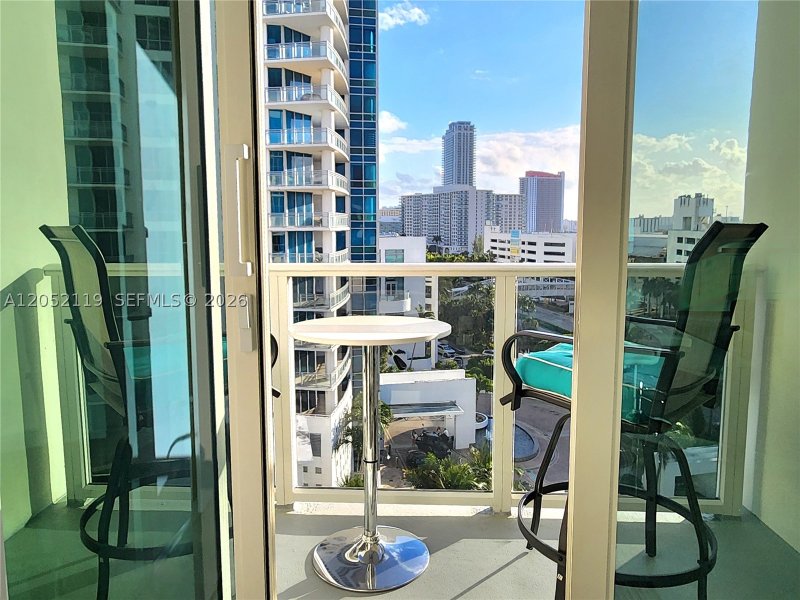 Condo for sale at Alexander Towers 901