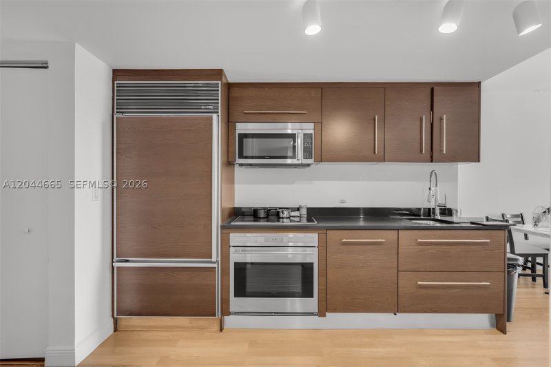 Condo for sale at Icon Brickell Tower I 2508