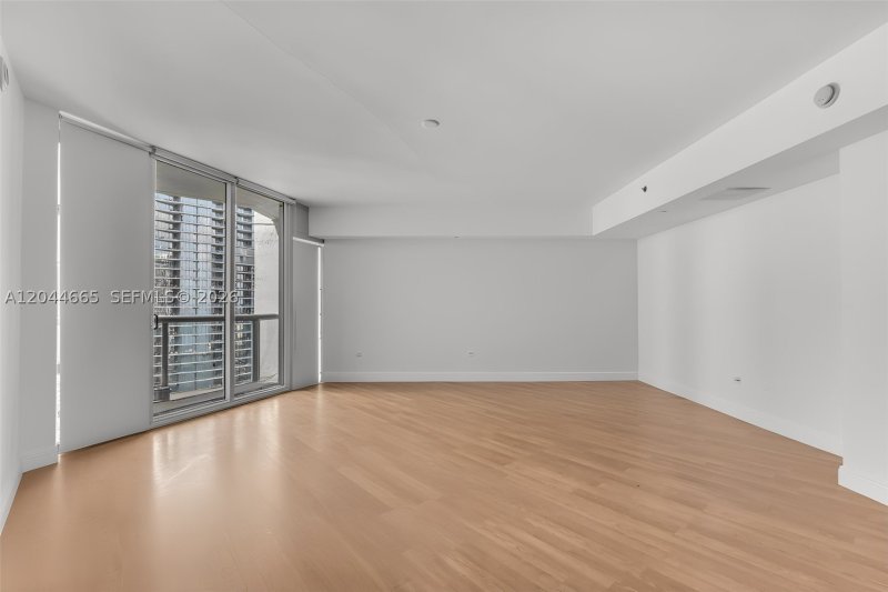 Condo for sale at Icon Brickell Tower I 2508