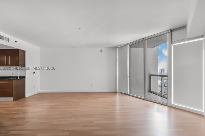 Condo for sale at Icon Brickell Tower I 2508