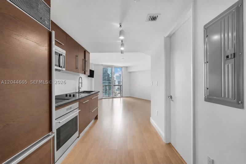 Condo for sale at Icon Brickell Tower I 2508
