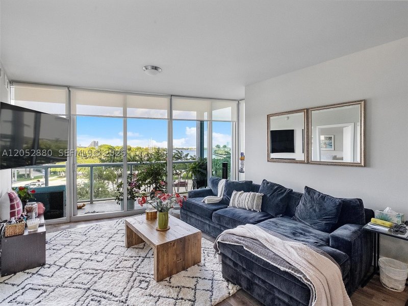 Condo for sale at Marina Blue 309