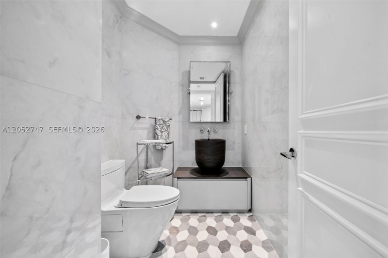 Condo for sale at Turnberry Ocean Colony 1703