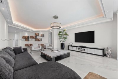 Comprar apartamento no Turnberry Ocean Colony 1703