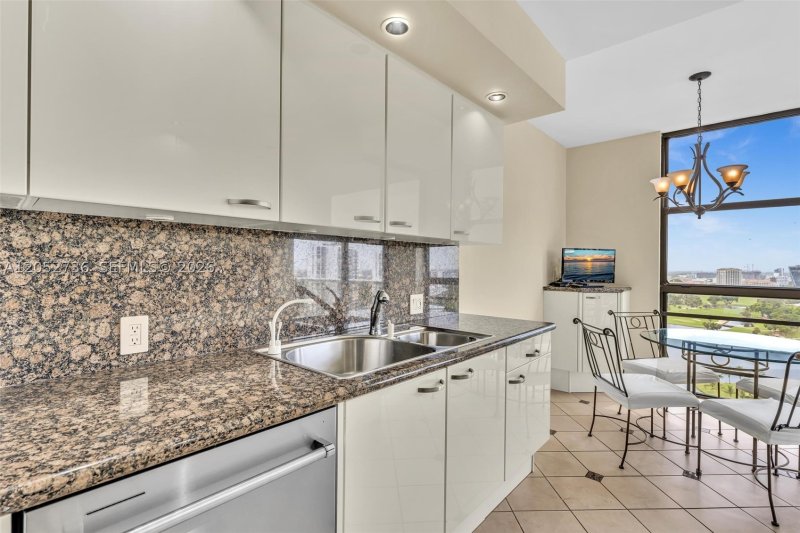 Condo for sale at Hamptons West 1907