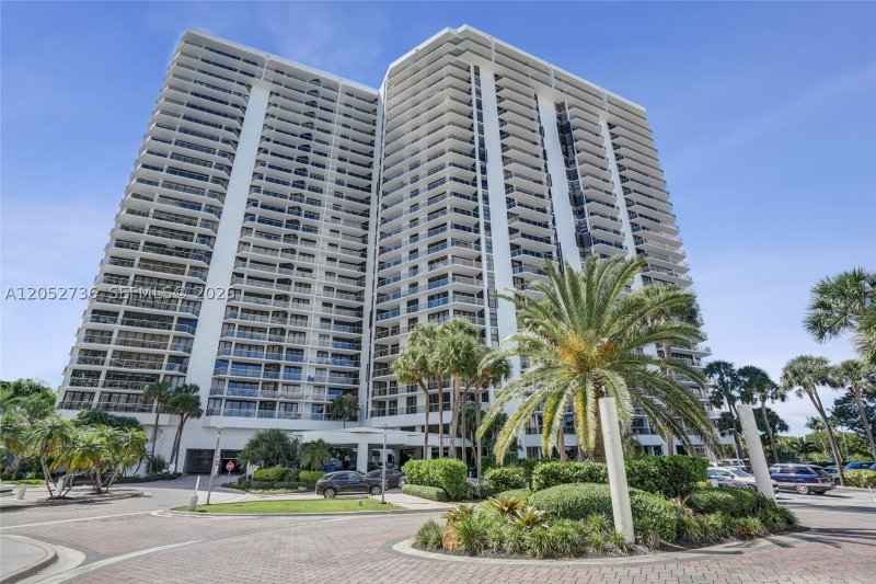 Condo for sale at Hamptons West 1907